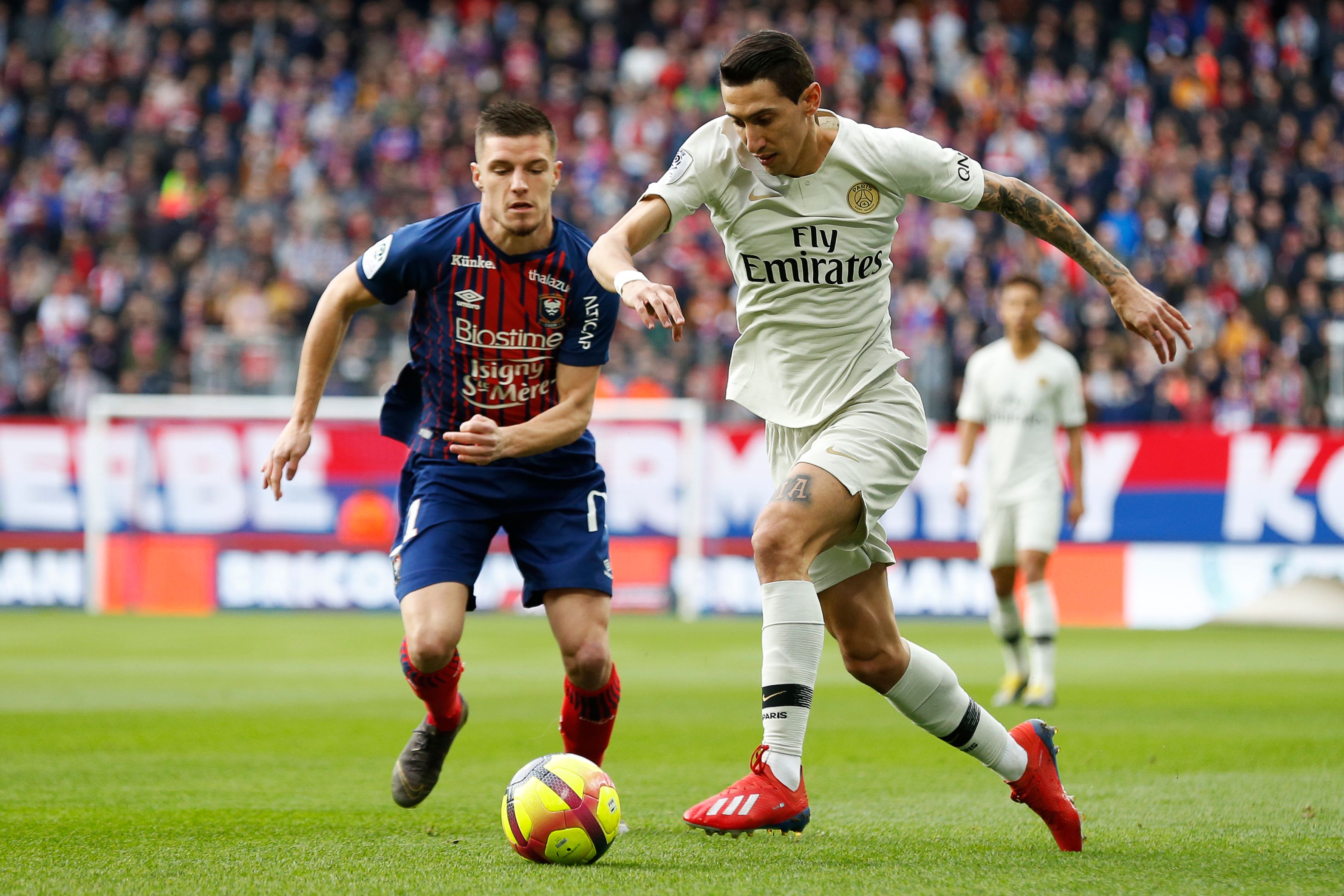 弗里克：拉菲尼亚回归对球队非常利好，我们仍有需要改进之处（弗里克：拉菲尼亚复出利好球队，但我们仍需提升）