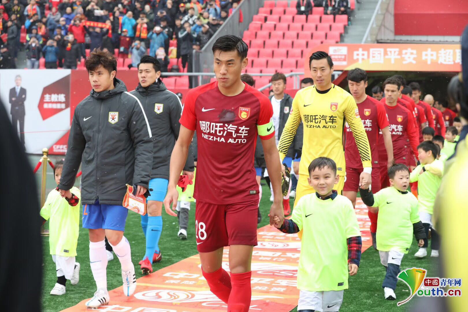 歌名应景，著名歌唱家波切利在世界杯抽签仪式演唱《今夜无人入眠》（世界杯抽签仪式上，波切利献唱《今夜无人入眠》，歌名恰到好处）