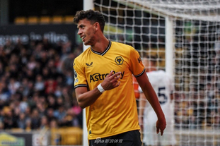 继姆巴佩之后，凯恩是本赛季第二位打入25球的五大联赛球员（仅次于姆巴佩，凯恩成为本赛季五大联赛第二位达成25球的球员）