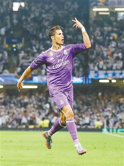 进攻受阻！灰熊半场无人得分上双，三分命中率仅为13.3%（灰熊半场哑火：无一人得分上双，三分仅13.3%）