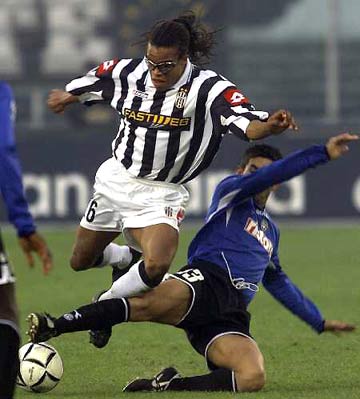 皮耶罗：尤文存在环境问题，心态轻松的球员来这之后都变沉重（皮耶罗：尤文环境不佳，原本轻松的球员来后也会变得沉重）