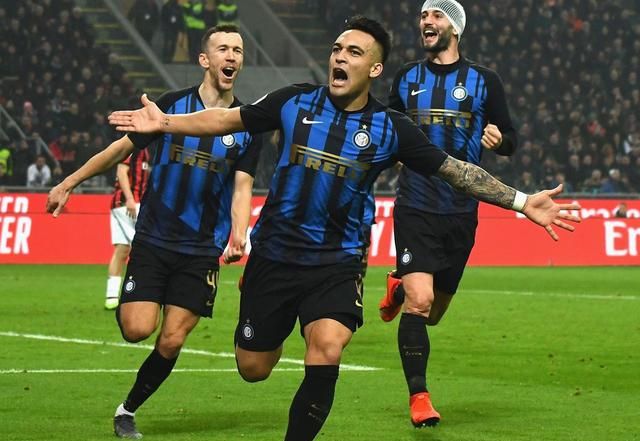 TA：塞梅尼奥冬窗首选下家为曼城，他渴望赢得冠军奖杯（TA：塞梅尼奥冬窗更倾向加盟曼城，渴望捧起冠军奖杯）