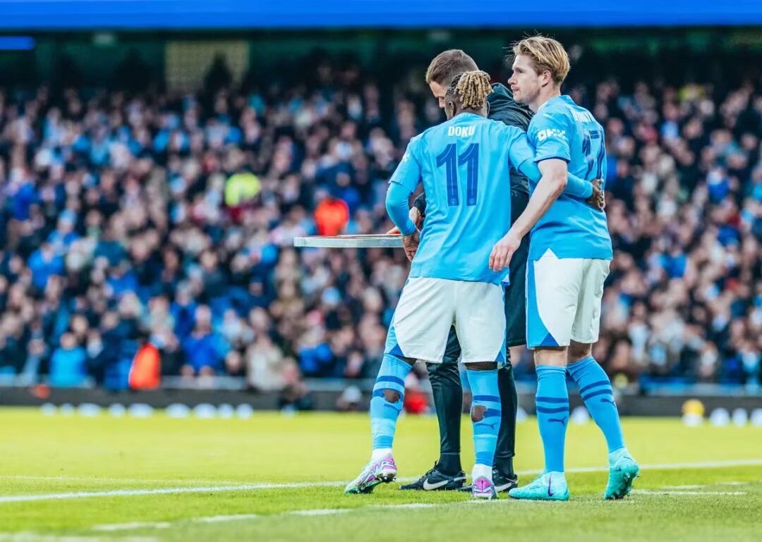 英超积分榜：曼城暂升二桑德兰仍高歌 纽卡超曼联红军（英超积分榜：曼城暂列第二，桑德兰延续强势，纽卡反超曼联与利物浦）