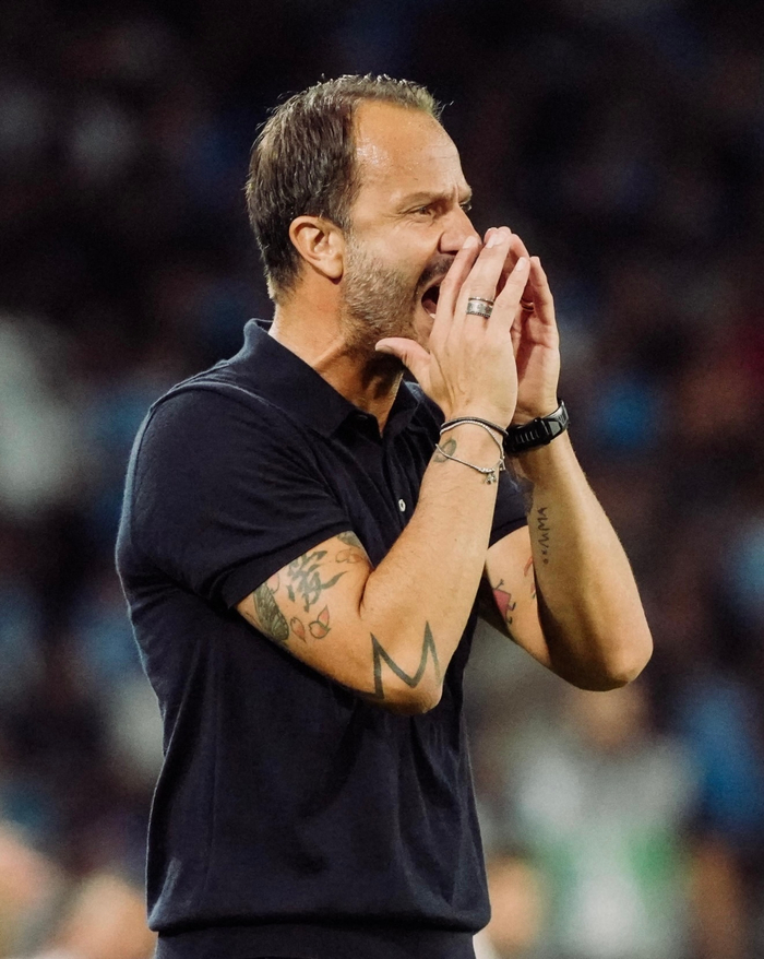 江苏排球全胜：U20男排击败强大山东进决赛！U18U20成年队都取胜（江苏排球全线告捷：U20男排力克劲旅山东闯入决赛，U18与成年队同日获胜）