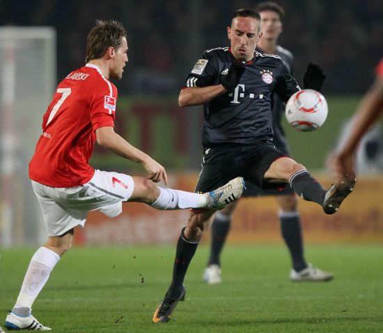 天空记者：齐尔克泽想继续留在曼联并为自己的位置而战（天空体育记者：齐尔克泽愿留曼联，继续争夺位置）