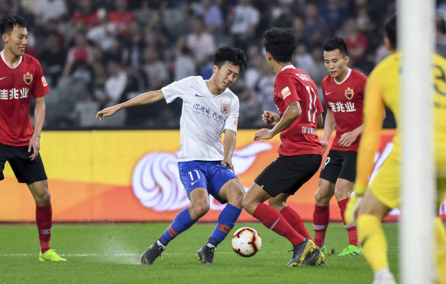 西甲第15轮观赛指南：皇马迎击塞尔塔；巴萨作客挑战贝蒂斯（西甲第15轮看点：皇马对阵塞尔塔，巴萨客战贝蒂斯）