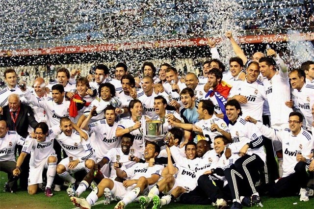 英超超过34岁的球员最佳阵容：（英超34岁及以上球员最佳阵容）