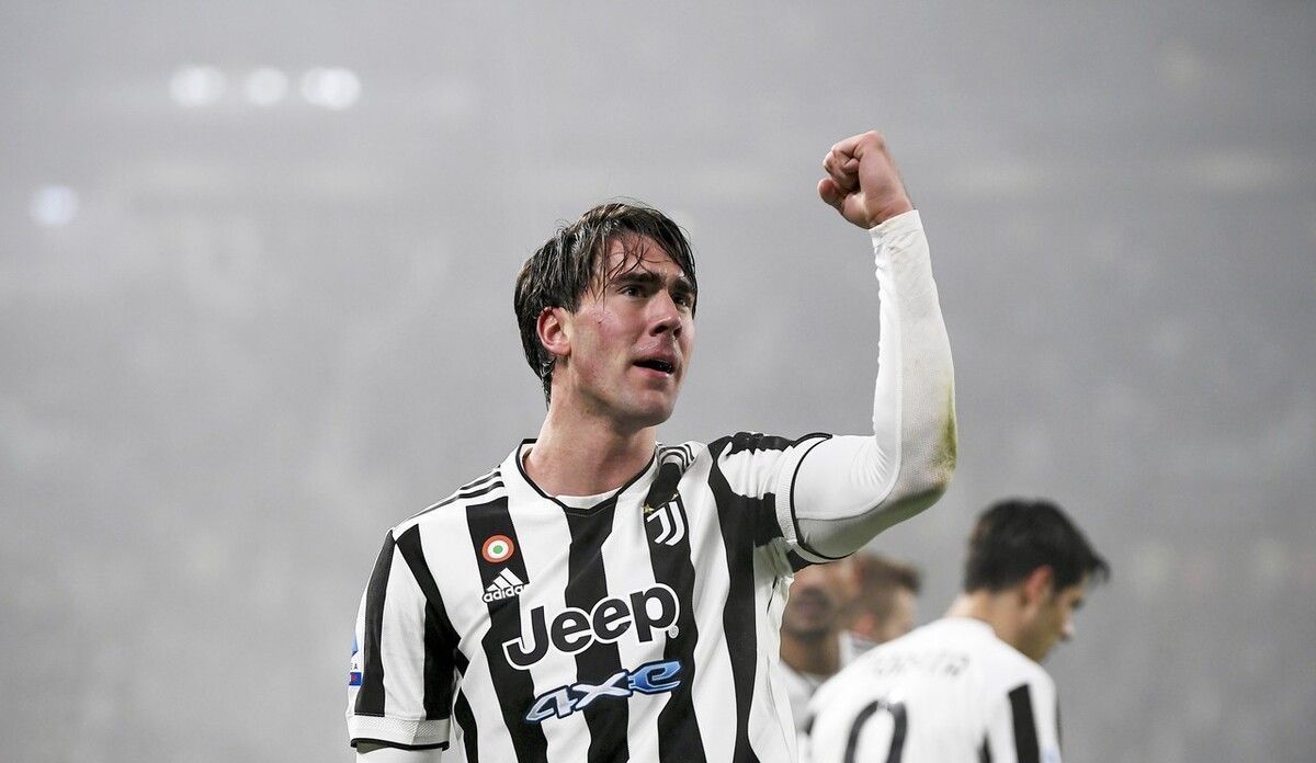 英超前瞻：维拉取分势头强盛，狼队长期低迷仍不见缓和迹象（英超前瞻：维拉抢分势头正猛，狼队颓势未见好转）