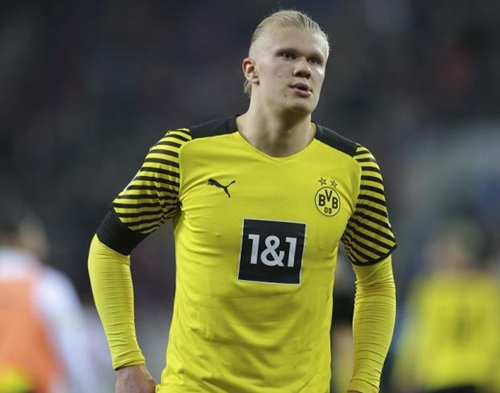 巴萨梅西进球助球队领先皇家社会（梅西破门助巴萨暂领先皇家社会）