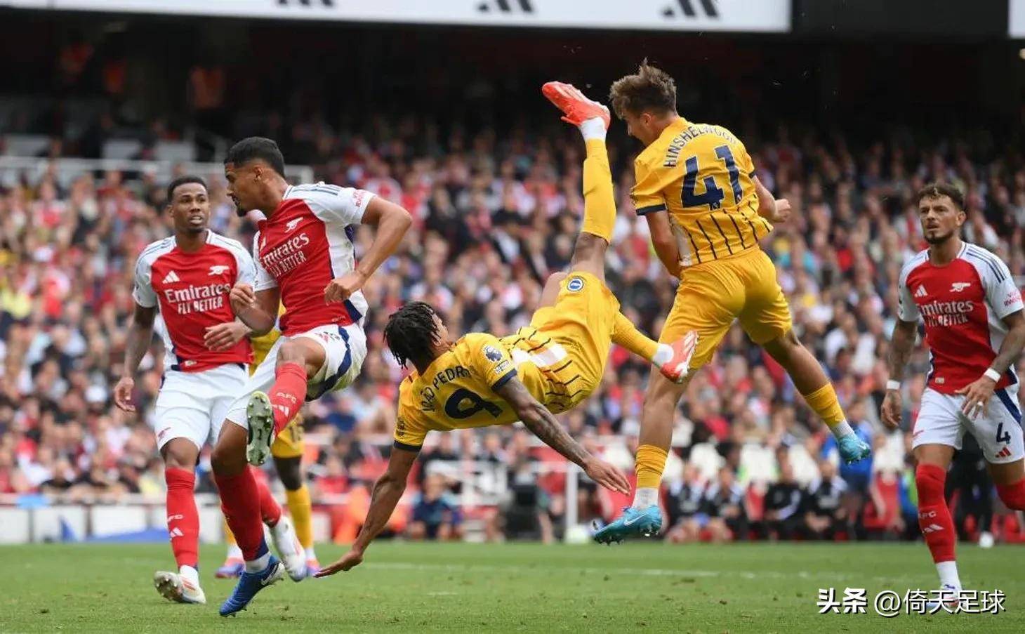 托蒂：说C罗的坏话只能说明你在嫉妒他，他和梅西的水平相当（托蒂：诋毁C罗只是嫉妒，他与梅西实力相当）