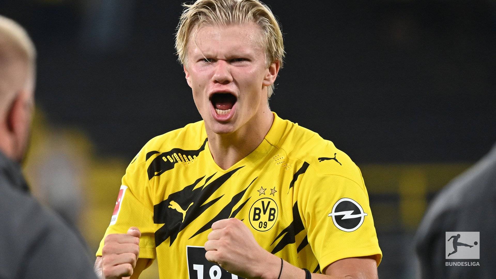 队报：卡马拉凶狠铲舍瓦利耶逃过红牌，裁判仅出示黄牌引争议（队报：卡马拉飞铲舍瓦利耶疑似红牌却仅吃黄牌，判罚引发争议）