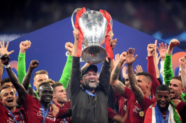 ATP以辛卡强强对话结束2025赛季，辛纳一战追平六位网坛传奇纪录（ATP 2025赛季收官上演辛卡巅峰对决，辛纳一战追平六位网坛传奇纪录）