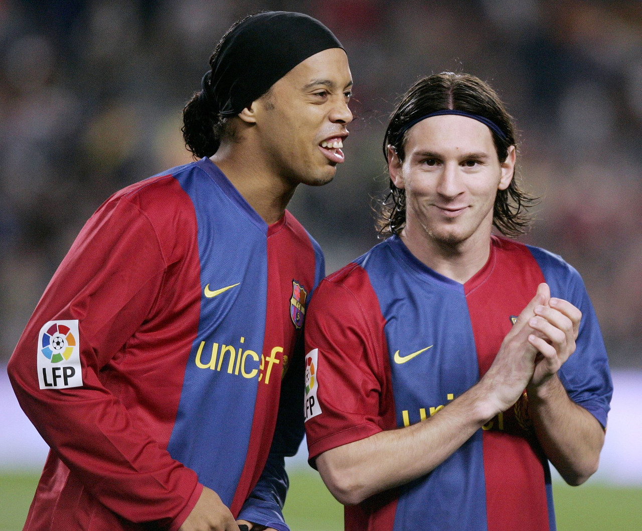 越媒：越南归化30岁原巴西籍中卫古斯塔沃，他将改名为杜飞龙（据越南媒体报道：30岁前巴西籍中卫古斯塔沃已归化越南，改名杜飞龙）