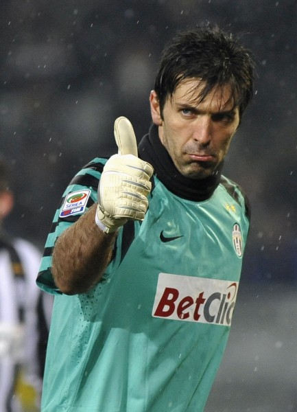 六边形战士！广东小外援奎恩火力全开豪取29分6篮板7助攻5抢断（全能爆发！广东小外援奎恩轰下29分6篮板7助攻5抢断）